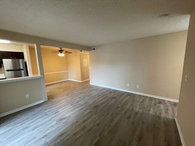 Building Photo - Beautifully Upgraded 1BD/1BA Condo in Winter Park!