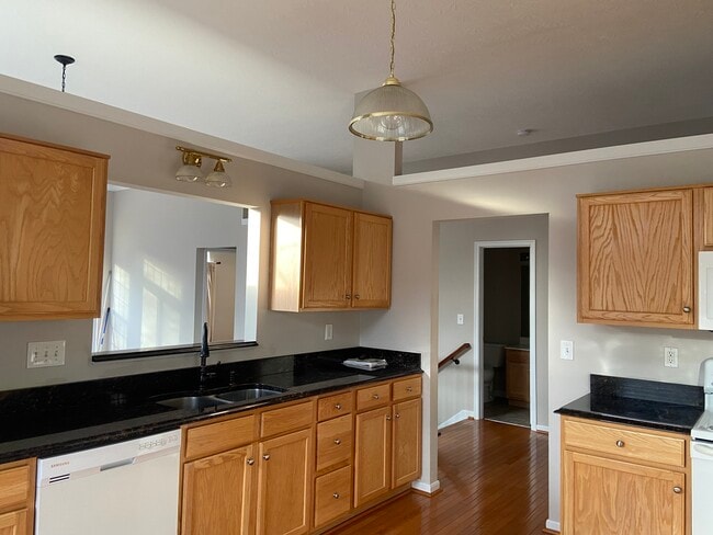 Building Photo - 354 Shadow Ridge Dr