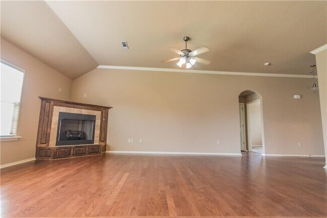 Building Photo - 3007 SW Gumleaf Rd