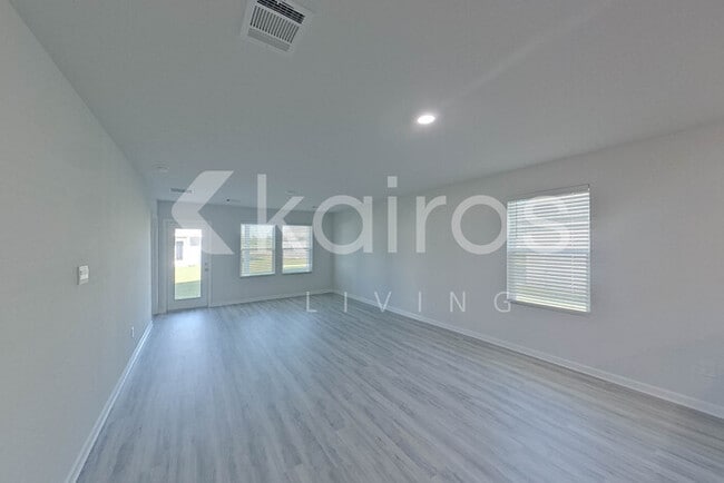 Foto del edificio - 14243 War Admiral Ave