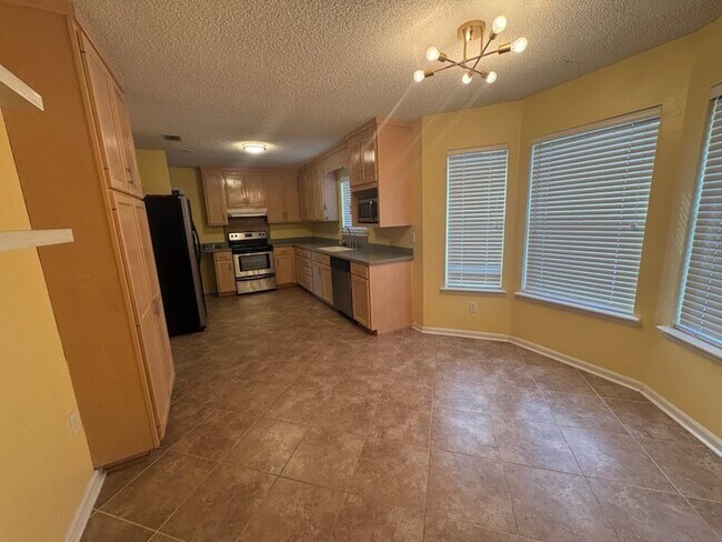 Building Photo - 4119 Clay Dr