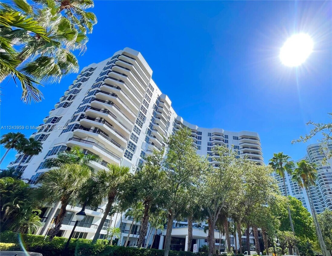 3600 Mystic Pointe Dr Unit 117, Aventura, FL 33180 Condo for Rent in