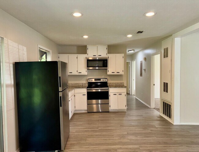 Foto del edificio - Updated 3 Bed Ranch on Quiet Cul-de Sac!