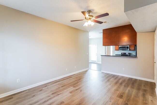 Building Photo - 2627 Sewanee Pl