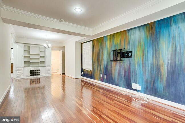 Living room - 595 Columbia Rd NW