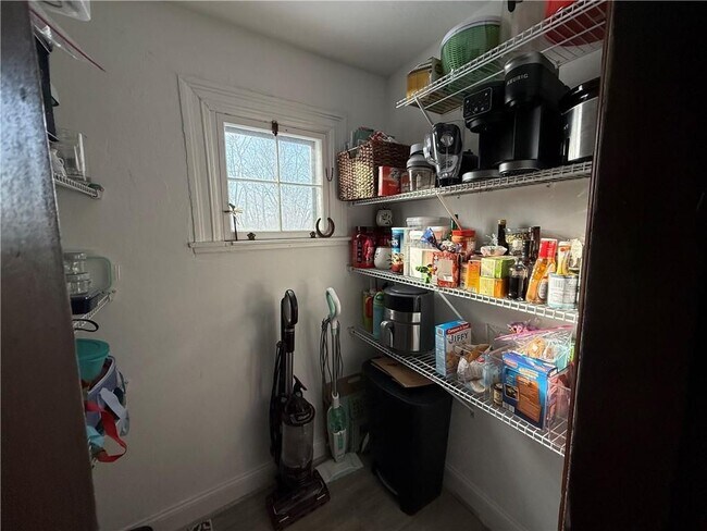 Foto del edificio - 274 Waterman Ave