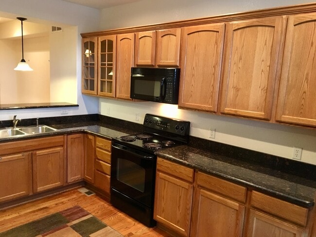 Building Photo - Beautiful Brownstone Residence Facing Civi...
