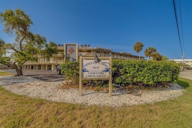 Building Photo - 11650 Capri Cir S