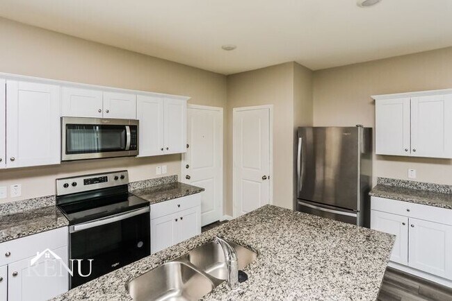 Building Photo - 6634 Charleston Dr