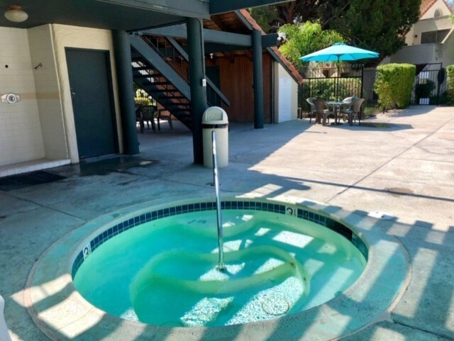 Foto principal - 391 N Melrose Dr