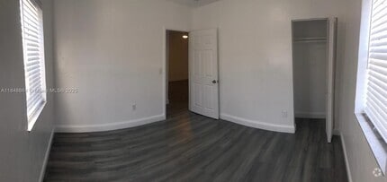 Building Photo - 1117 NW 3rd Ave