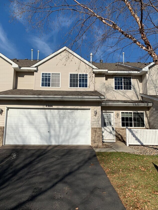 Primary Photo - 3 Bed/1.5 Bath Townhome Cottage Gove- Avai...