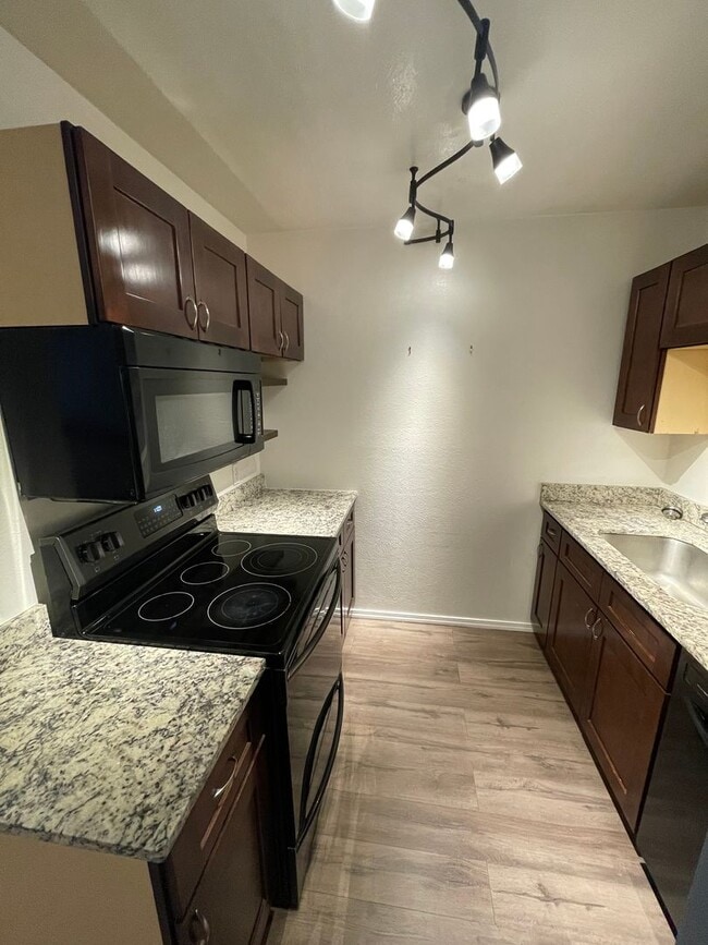 Foto del edificio - 4981 Garrison St