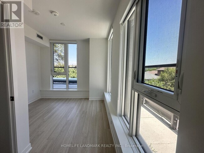 Photo du bâtiment - 500 Wilson Ave