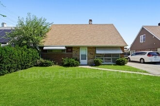 Building Photo - 17007 Oakwood Ave