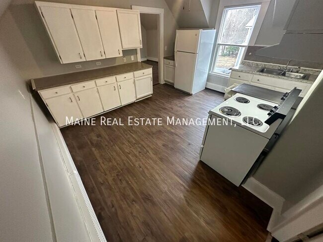 Foto del edificio - 439 Fourth St. Apt.-1