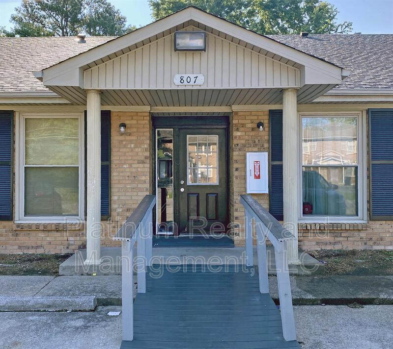 807 Golf View Pl Unit C, Clarksville, TN 37043 Condo for Rent in Clarksville, TN