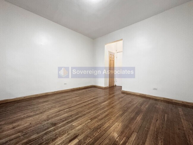 Foto del edificio - 235 West 103RD ST