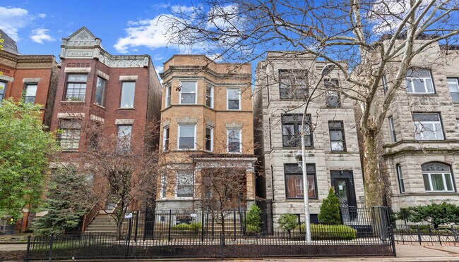 Foto del edificio - 915 W Newport Ave