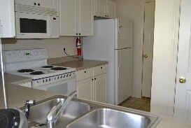 Cocina - 2851 S Walnut St