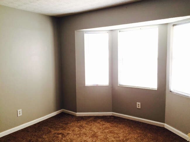 Foto del edificio - 205 Meadowbrook Ct