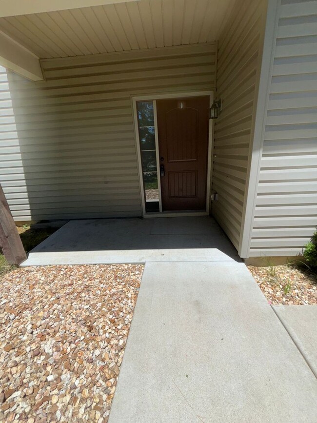 Foto del edificio - 3-Bedroom, 2.5-Bathroom in Platte City