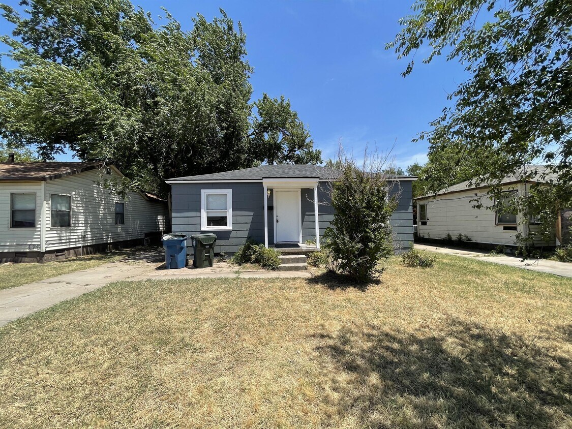 Primary Photo - 1104 Sandra Dr