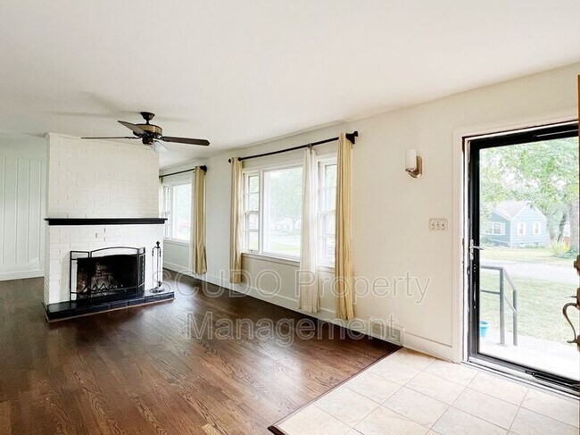 Building Photo - 5730 Beverly Ln