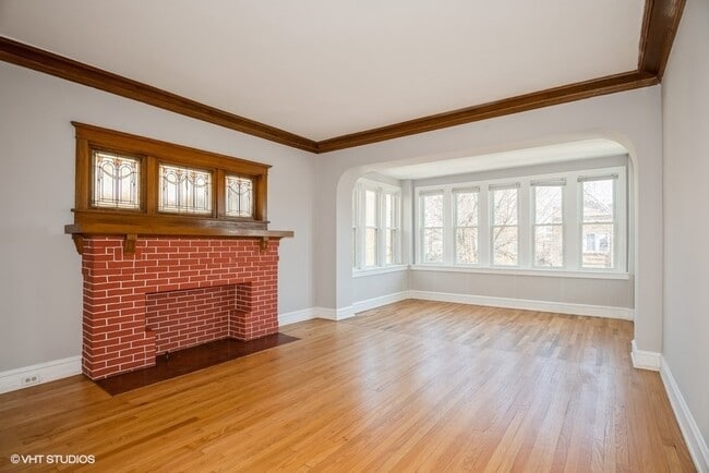 Building Photo - 4740 N Troy St