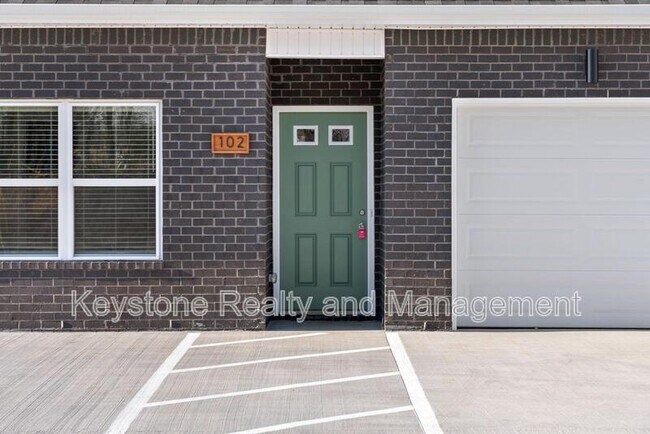 Building Photo - 760 Tracy Ln