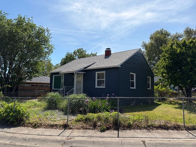 Building Photo - Charming Two-Story North Hill Home