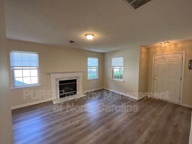 Building Photo - 5814 Lawn Meadow Dr