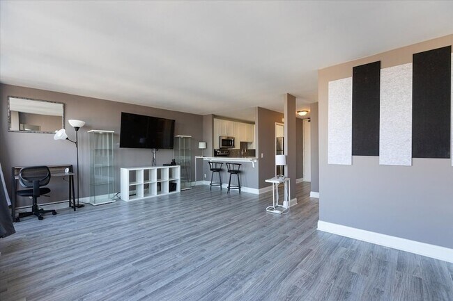 Foto del edificio - 5445 N Sheridan Rd