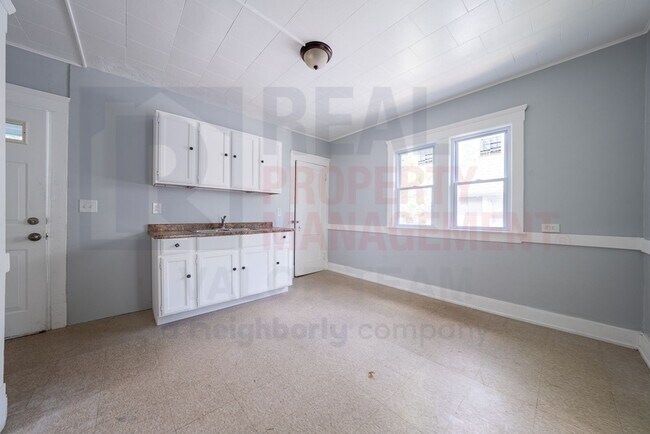 Foto del edificio - 2040 W 103rd St