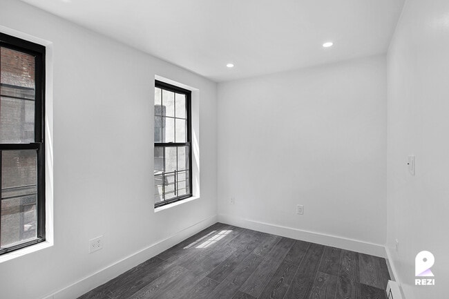 Building Photo - 2153 Amsterdam Ave