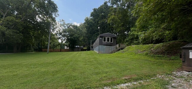 Foto del edificio - 4096 Simpson Ln