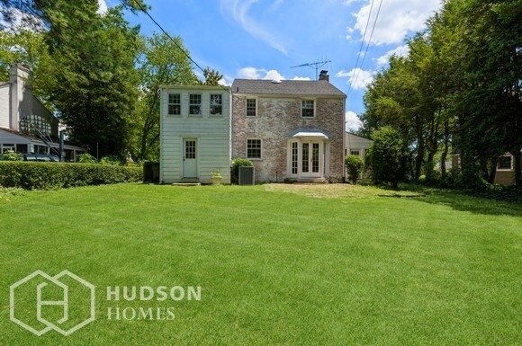 Building Photo - AVAILABLE NOW! - 5 Willing Way, Wilmington...