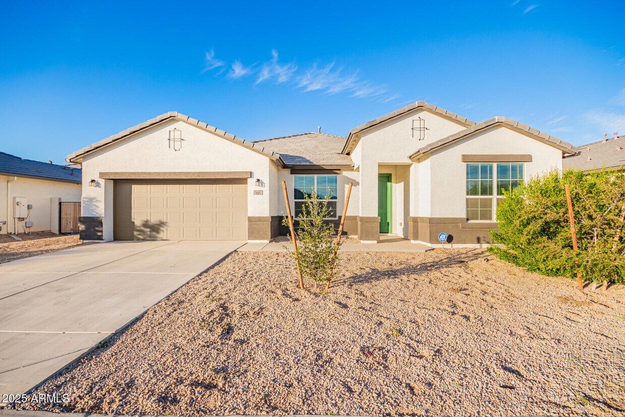 Foto principal - 37728 W San Capistrano Ave