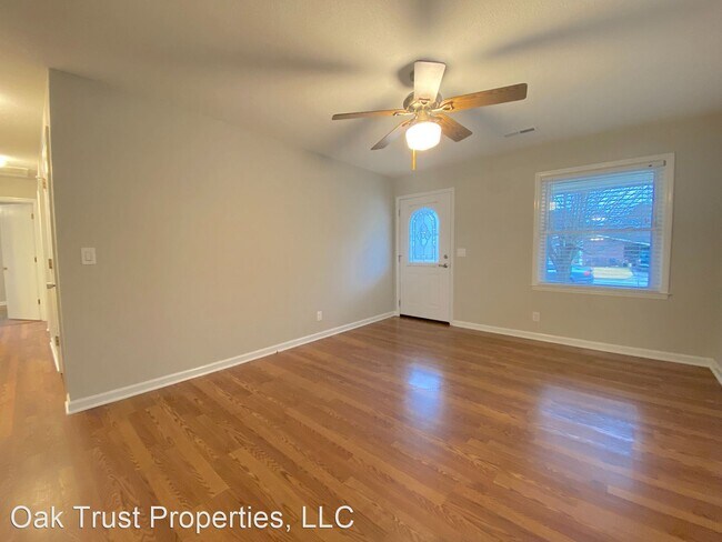 Foto del edificio - 3 br, 2 bath House - 10 Newark Avenue