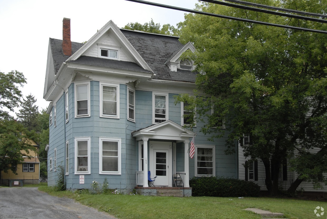 195 Pulteney St, Geneva, NY 14456 Apartments in Geneva, NY