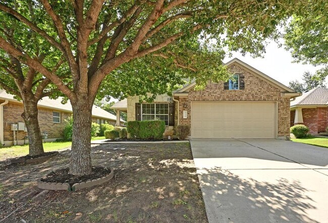 Foto del edificio - 219 Serene Hollow Ln
