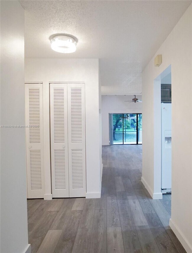 Building Photo - 3823 Estepona Ave