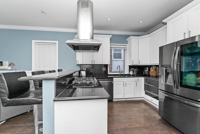 Foto del edificio - 1321 N Bosworth Ave