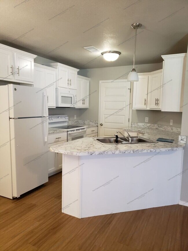 Foto del edificio - 2127 Ingalls Ln