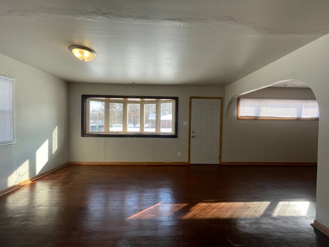 Building Photo - 3BD/1BA Home In Gary