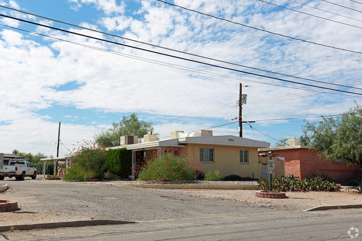 Foto principal - 4142 E Fairmount St