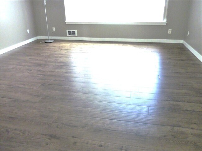 Foto del edificio - 1761 Sturgus Ave S