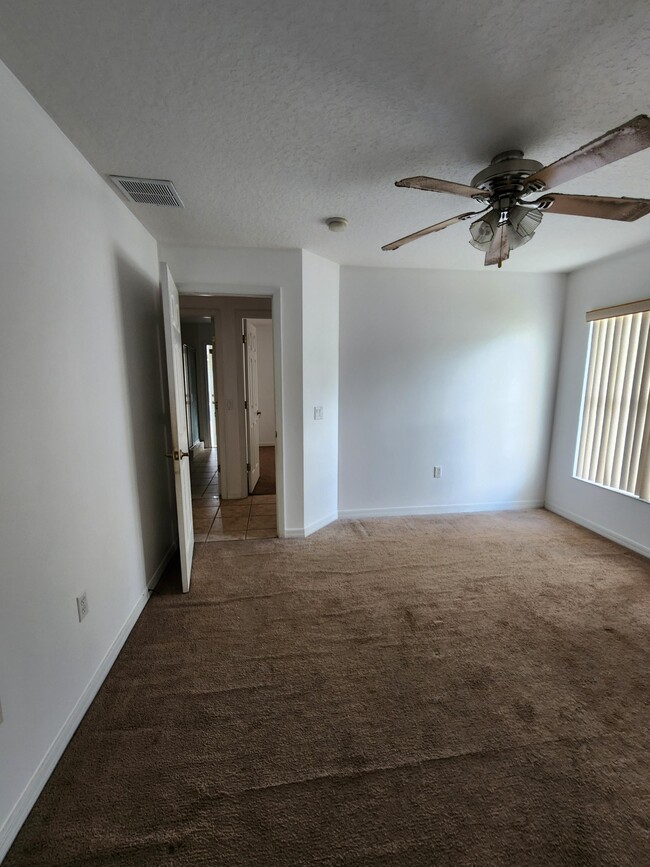 Foto del edificio - 1007 Deddington Pl