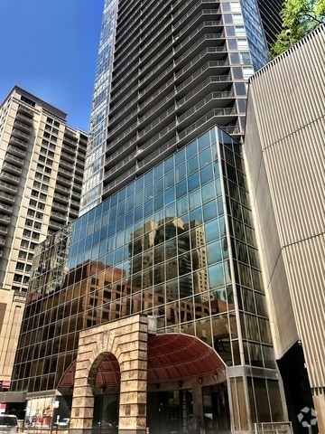 Building Photo - 10 E Ontario St