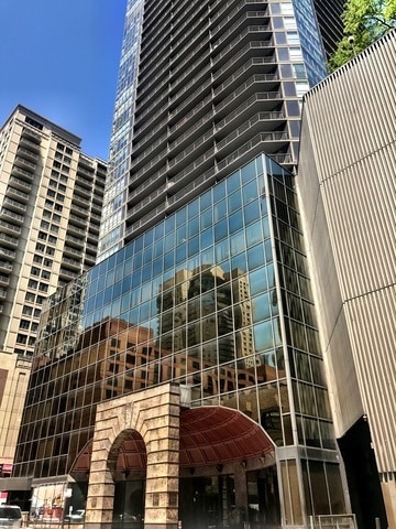 Primary Photo - 10 E Ontario St